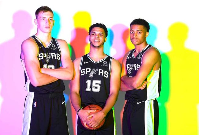 他在45度 他在45度